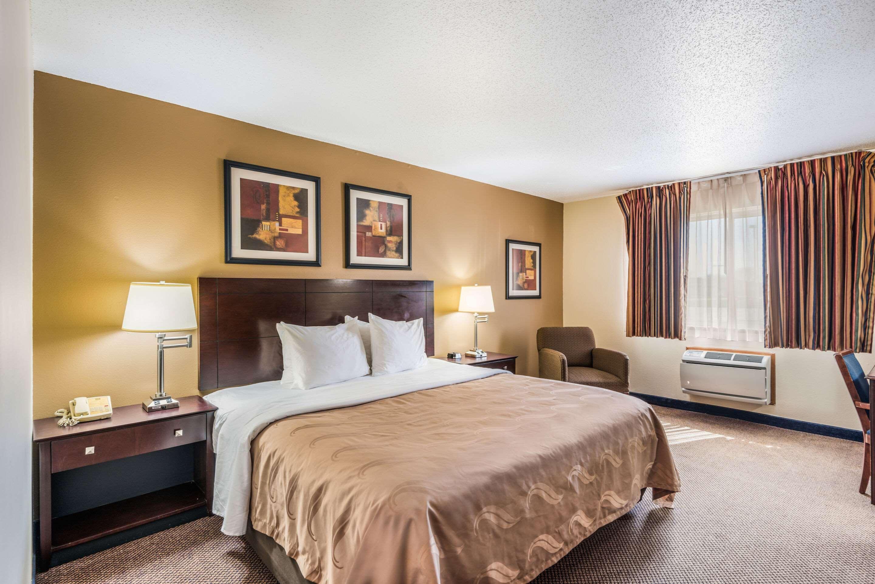 Quality Inn & Suites Eldridge Davenport North Exterior foto