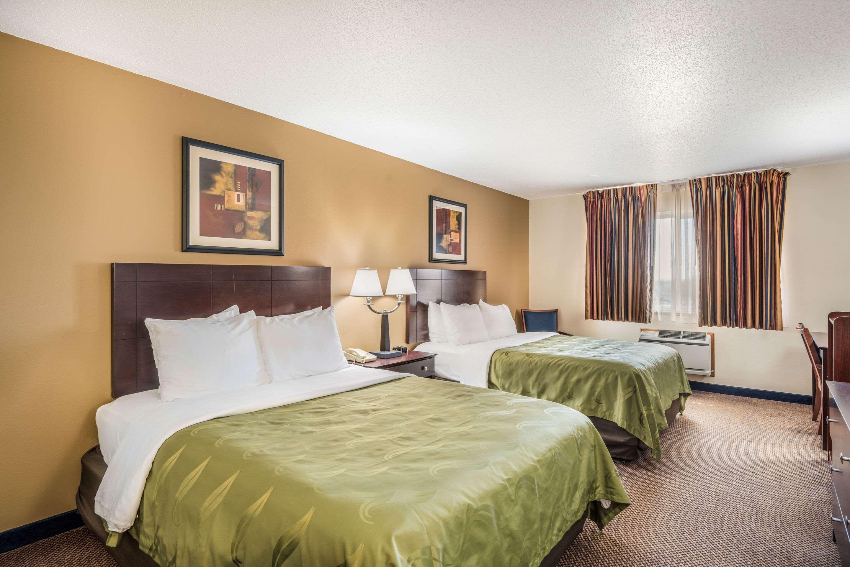 Quality Inn & Suites Eldridge Davenport North Exterior foto