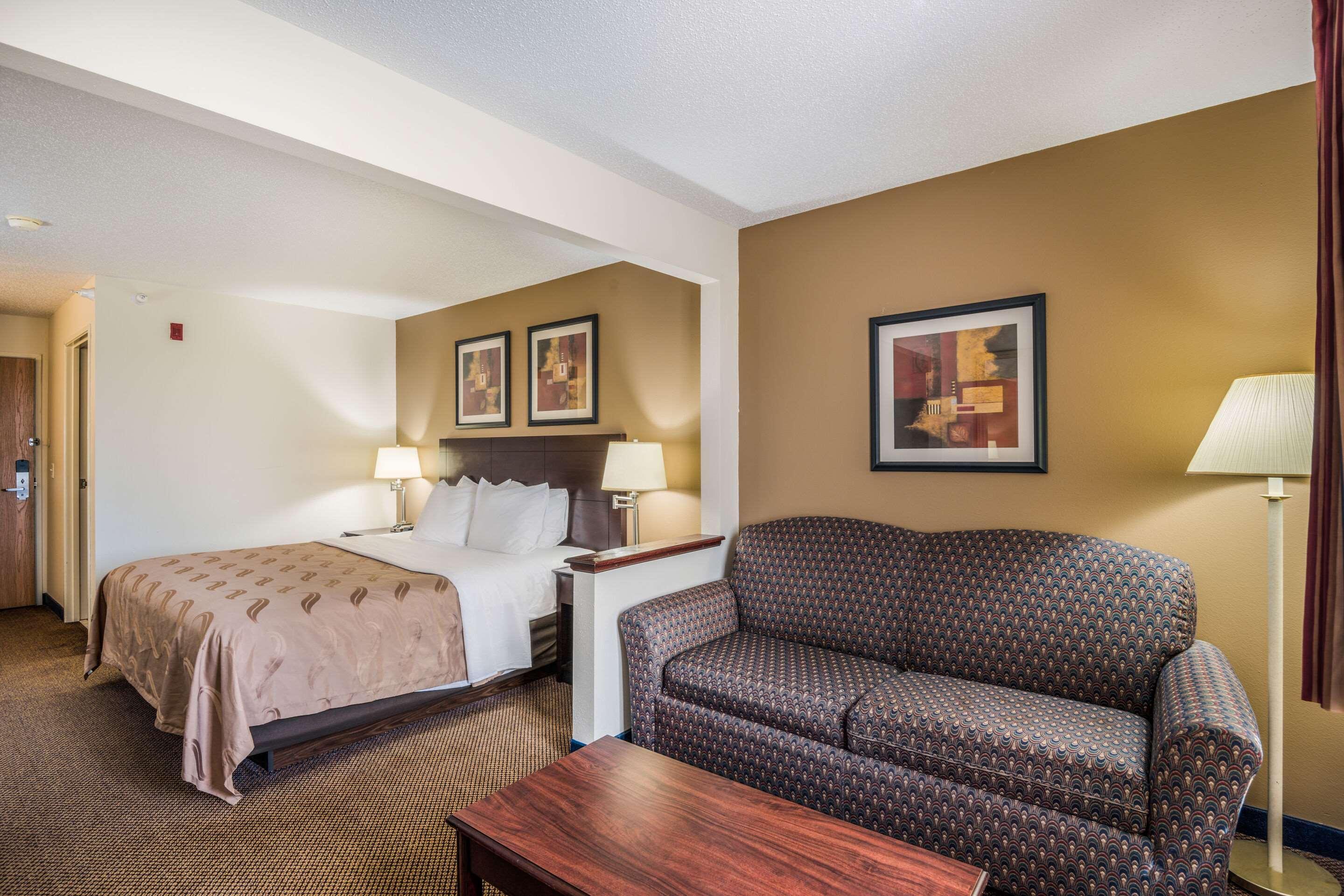 Quality Inn & Suites Eldridge Davenport North Exterior foto