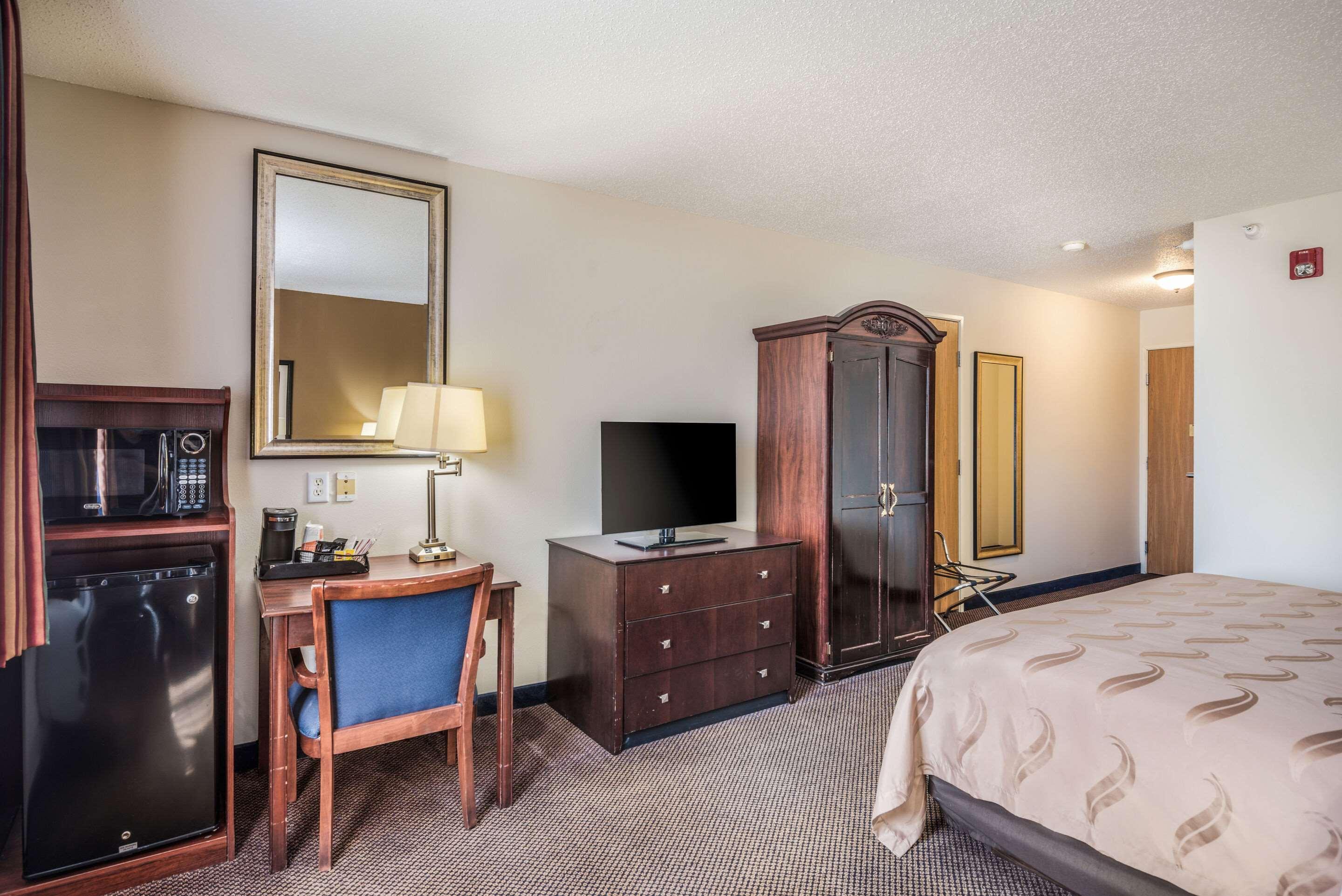 Quality Inn & Suites Eldridge Davenport North Exterior foto