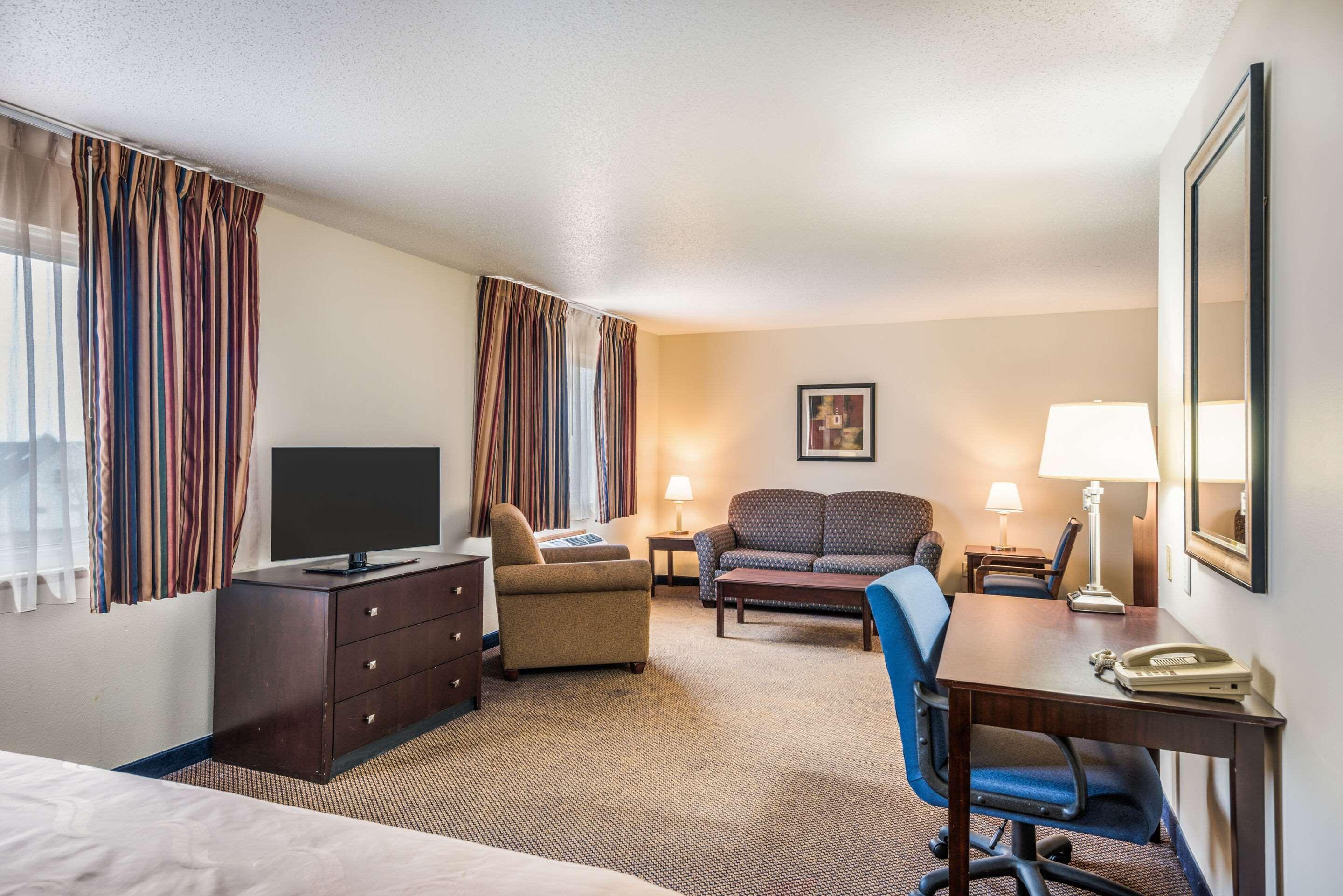 Quality Inn & Suites Eldridge Davenport North Exterior foto