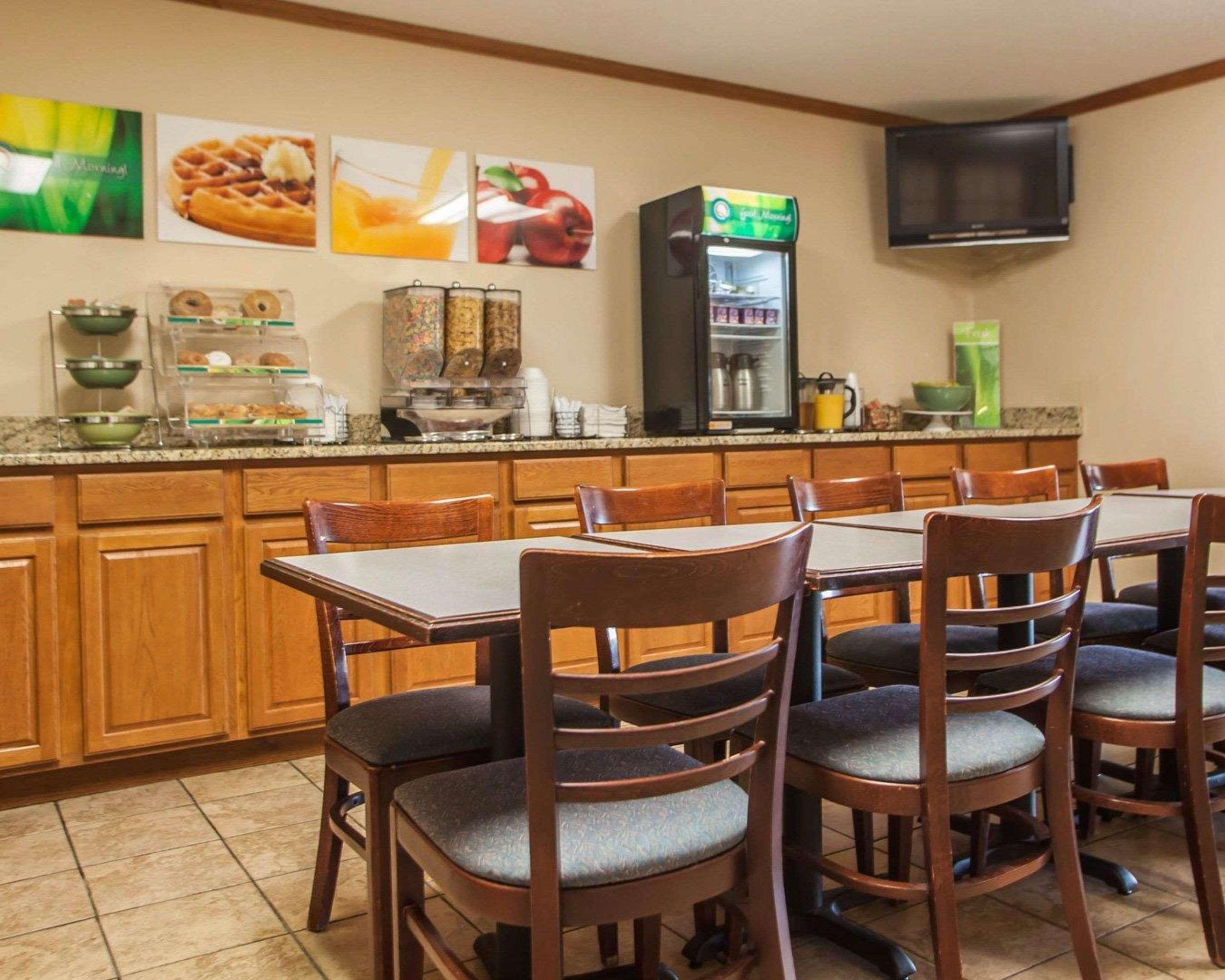 Quality Inn & Suites Eldridge Davenport North Exterior foto
