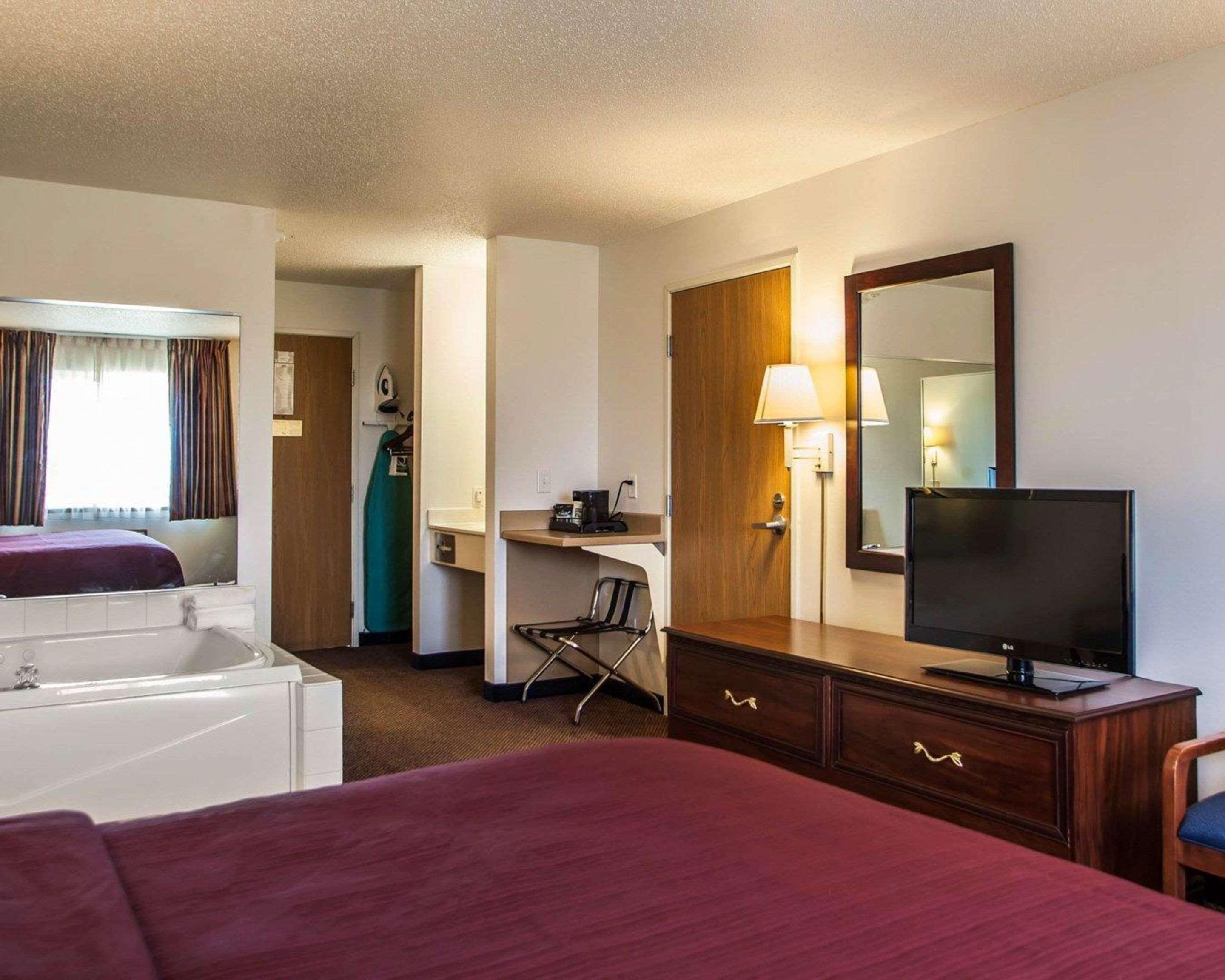 Quality Inn & Suites Eldridge Davenport North Exterior foto